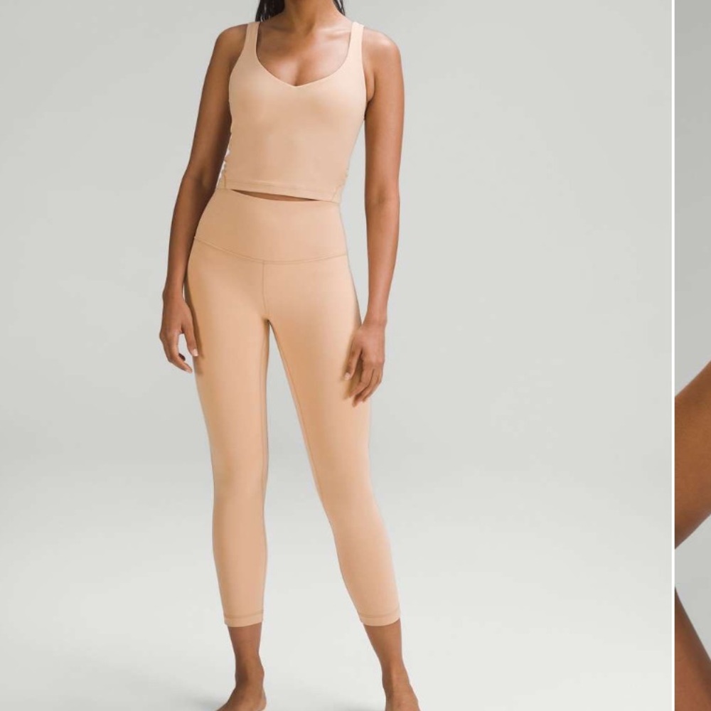 • Lululemon • Women’s Align Tank Top Contour Cream
Size 4